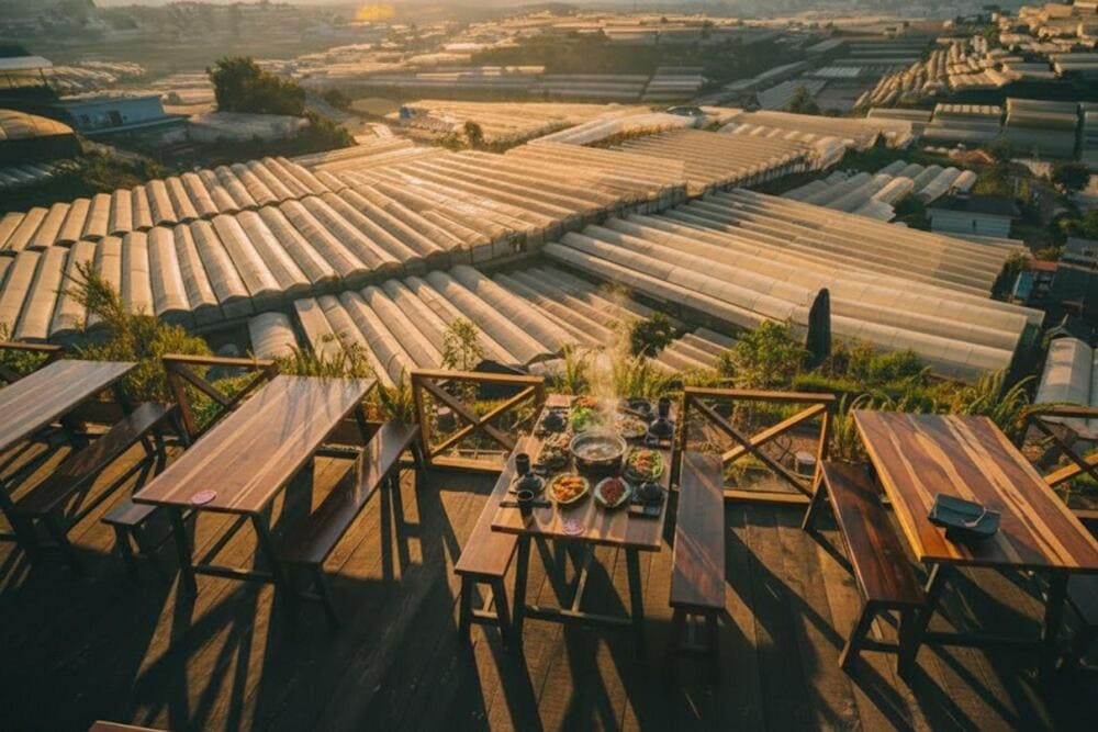 &Aacute;nh ho&agrave;ng h&ocirc;n tuyệt đẹp ngắm nh&igrave;n từ x&oacute;m L&egrave;o